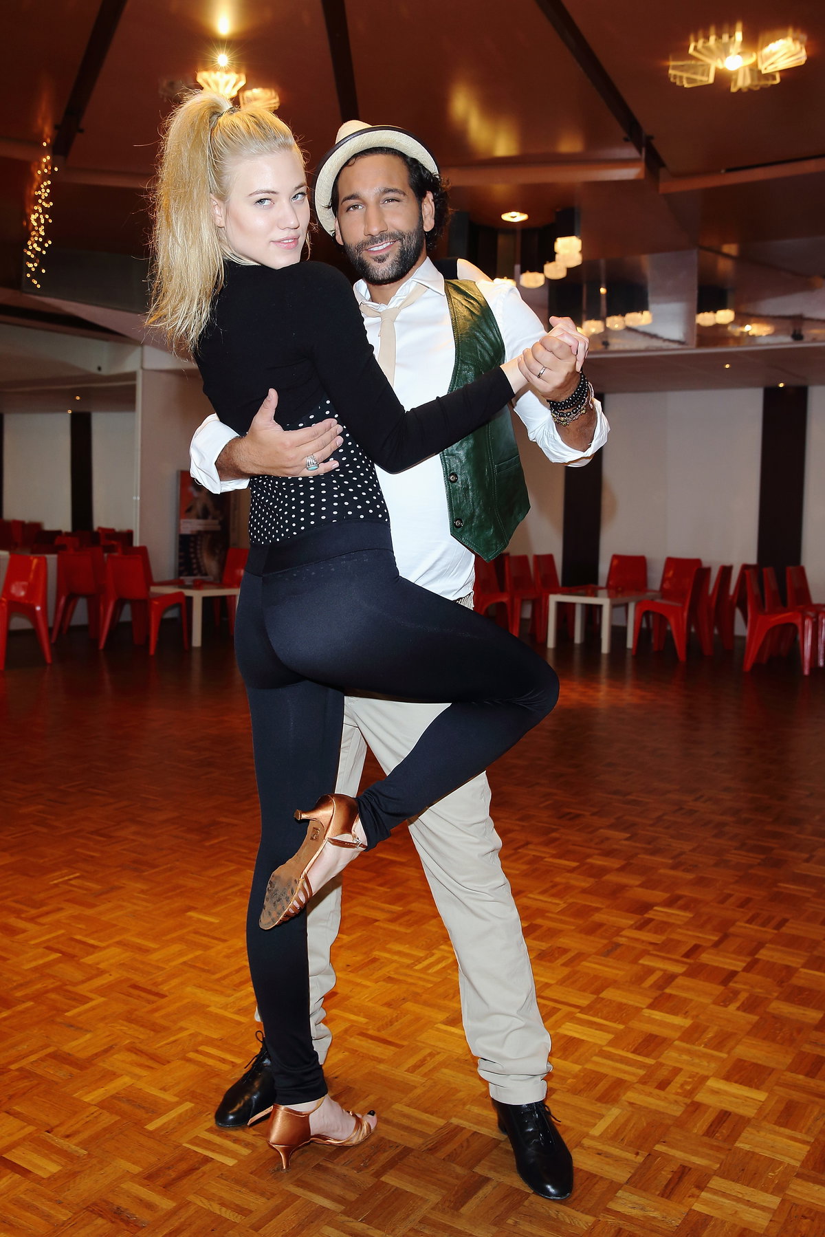 Larissa Marolt bei Let's Dance mit Massimo Sinato.