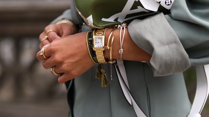 Schmuck reinigen: Mit diesen Hausmitteln klappts ganz einfach! 