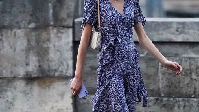 Mode-Trend im Sommer: "Classic Blue" tragen wir im Sommer