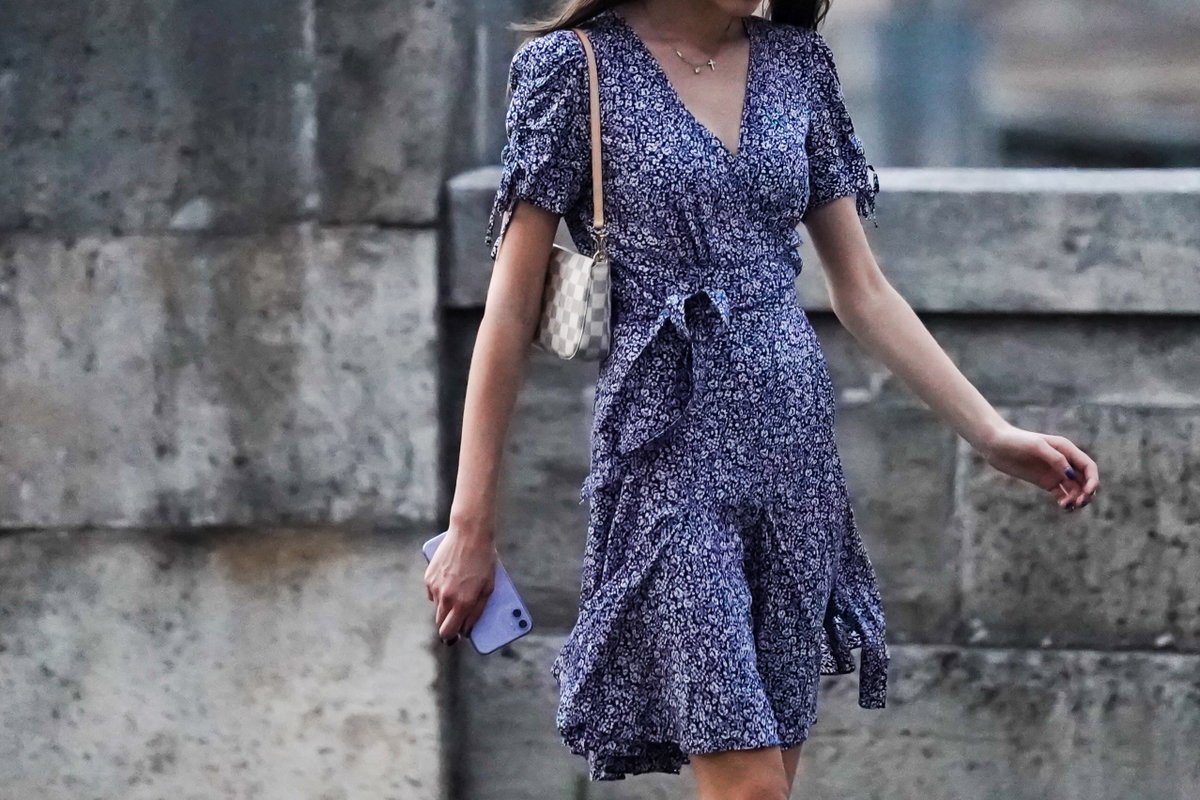 Sommerkleid dunkelblau Volants