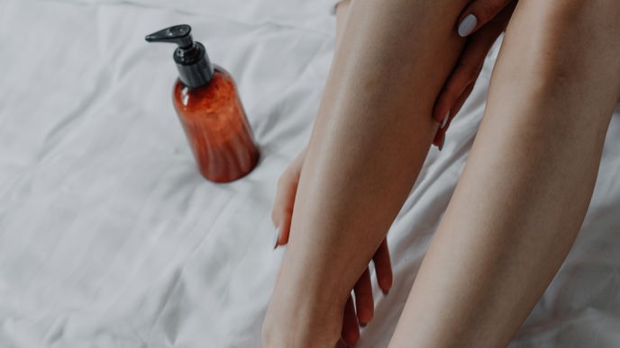 Wassereinlagerungen in den Beinen: Auf dieses Gel schwören hunderte Frauen