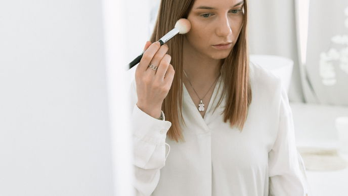 Schminken im Sommer: So hält dein Make-up trotz Hitze den ganzen Tag!