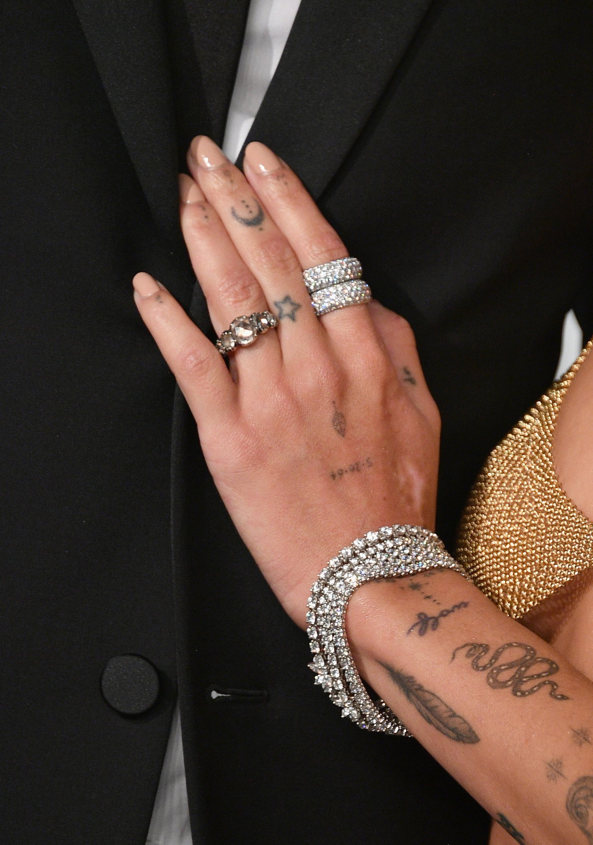 Zoe Kravitz Hand