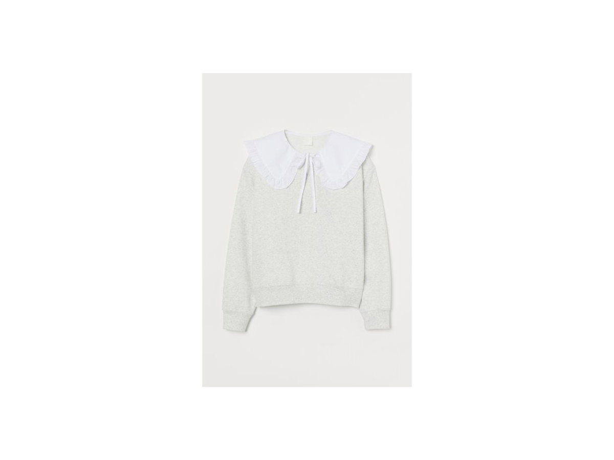 Pullover mit weißem Kragen
