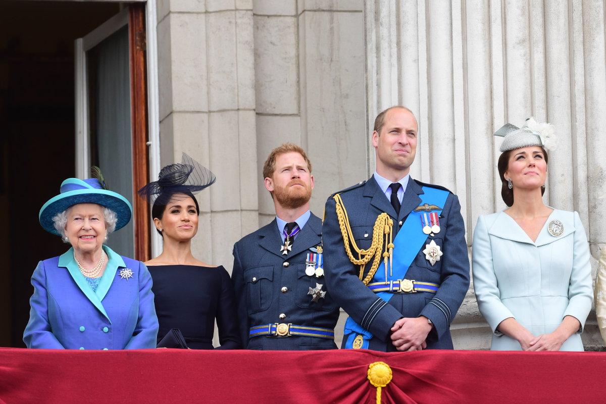 Die Royal Family auf dem Balkon