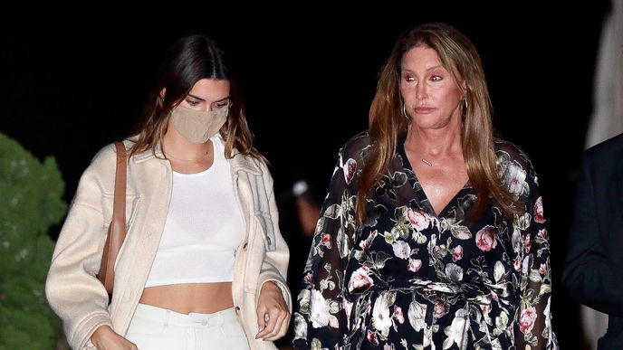 Mango: Kendall Jenner trägt diese beliebte Herbst-Jacke