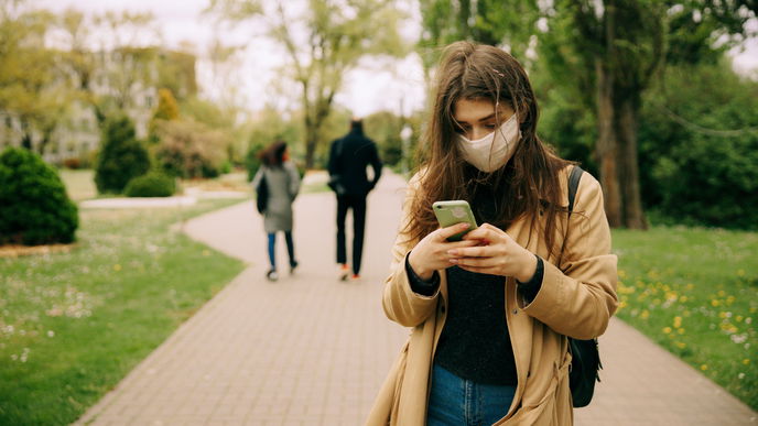 Corona-Warn-App Risiko-Begegnung mit niedrigem Risiko: Wie verhalte ich mich?
