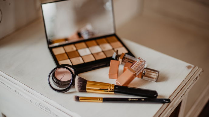 Leichtes Schminken für Anfänger: Diese Beauty-Produkte brauchst du für dein Make-up