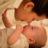 Für Mama und Baby: 4 Produkte, die das Stillen im Alltag erleichtern