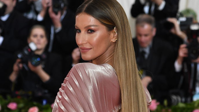 Haarfarbe Earth Blonde ist der neue Trend im Winter