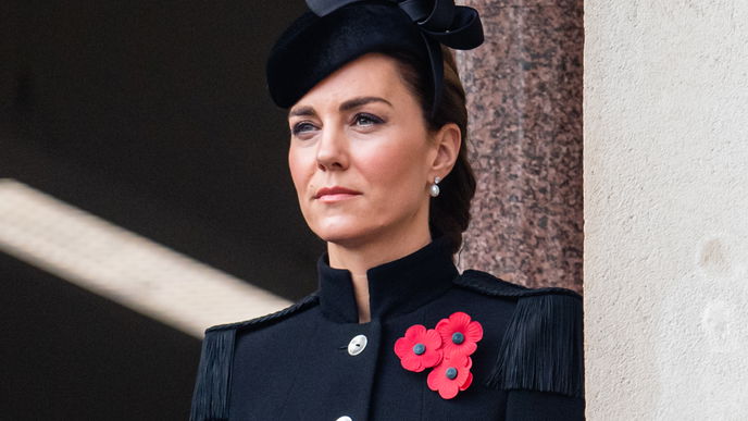Heftiger Bruch der Royalen Regeln: Mit diesem Kleid verstößt Kate gegen die Königs-Etikette