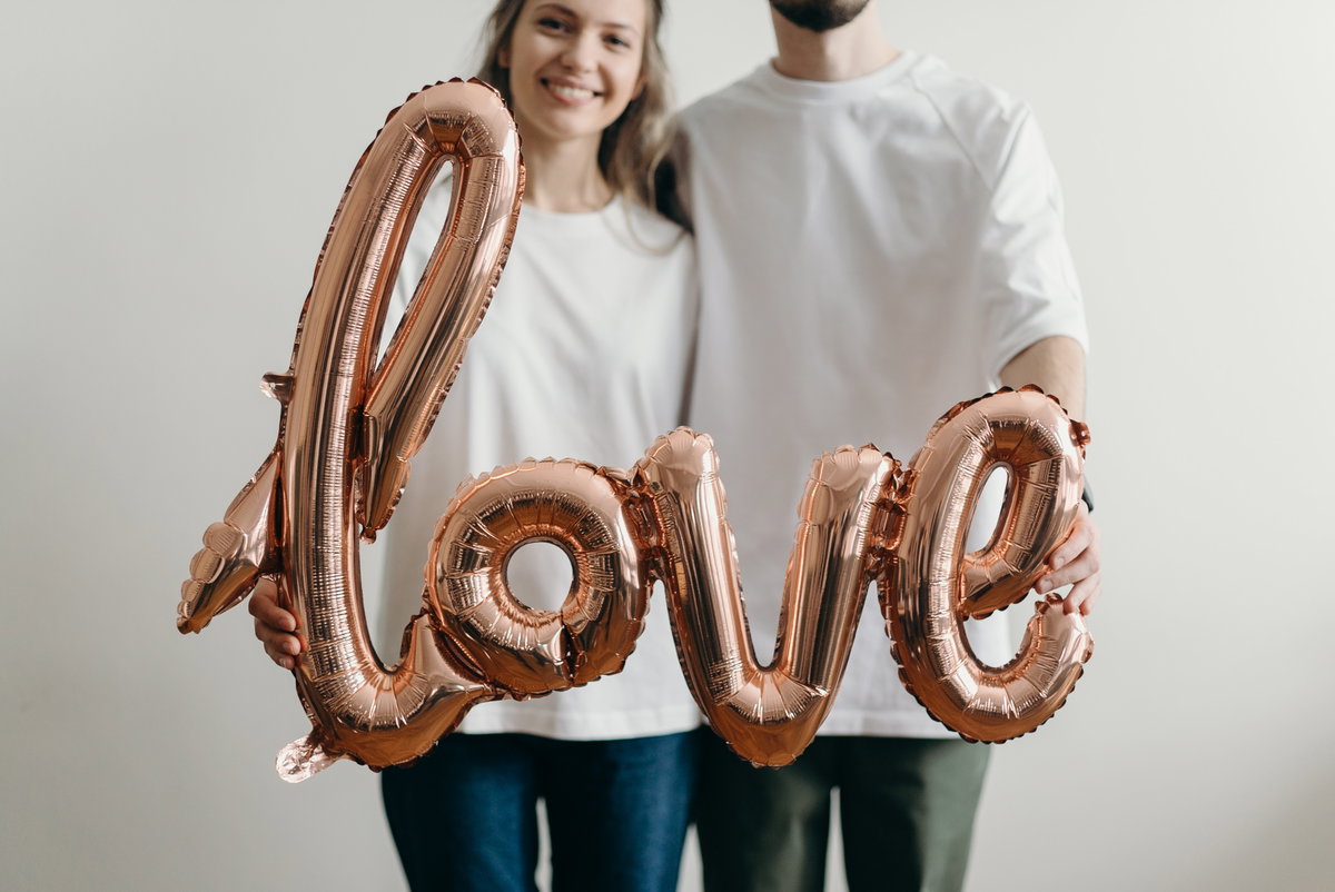 Luftballon mit Schriftzug Liebe