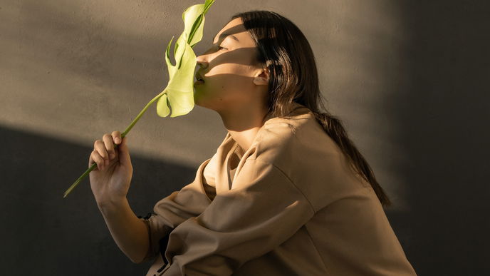 Anti-Aging: Vitamin-C-Serum und Hyaluronsäure sagen Falten den Kampf an
