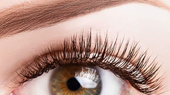 Wimpernserum Wirkung – Experteninterview mit Robin Rösel
