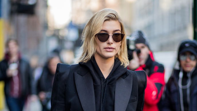 Hailey Bieber überrascht mit neuer Herbst-Haarfarbe