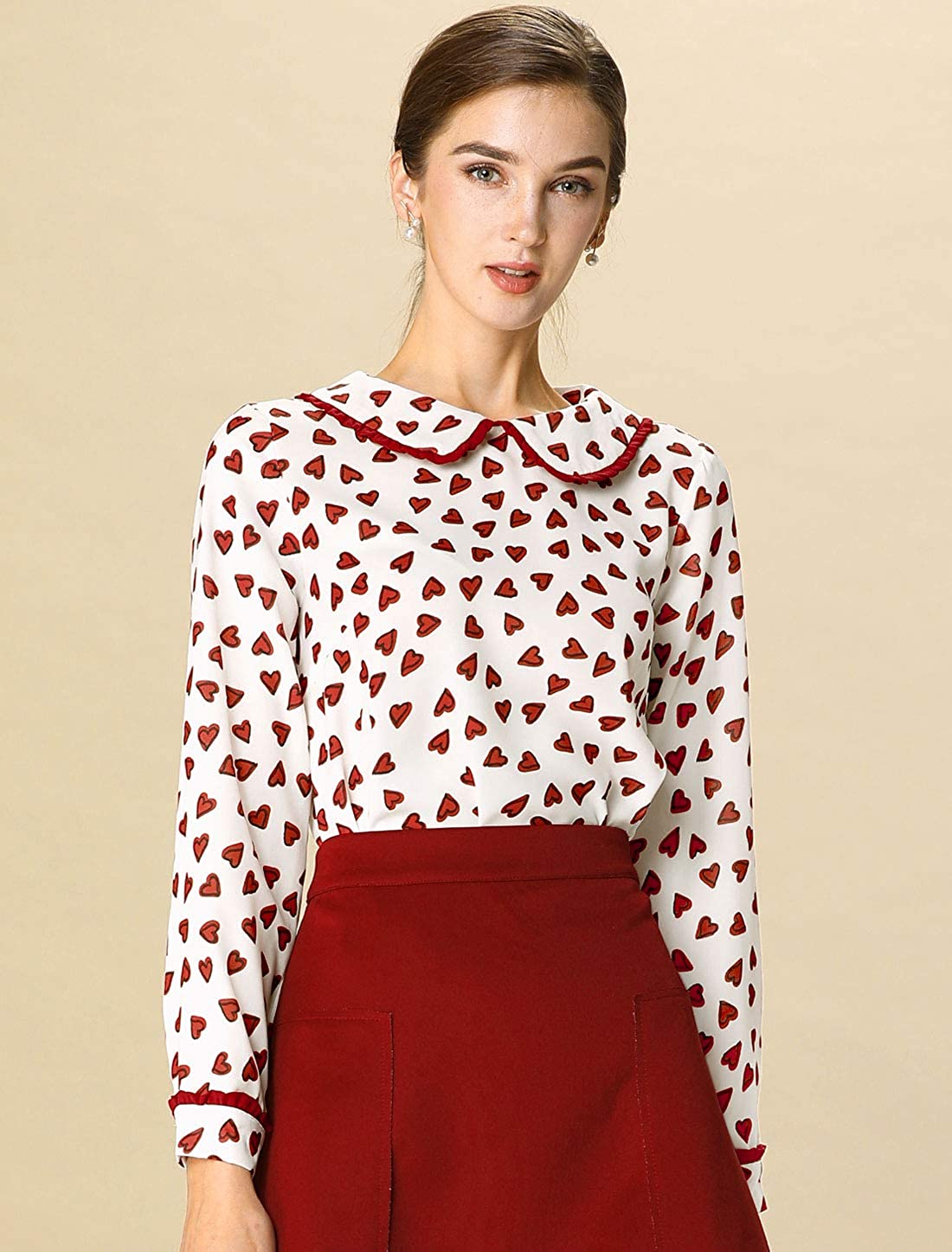 Bluse mit Bubikragen und Herz-Prints