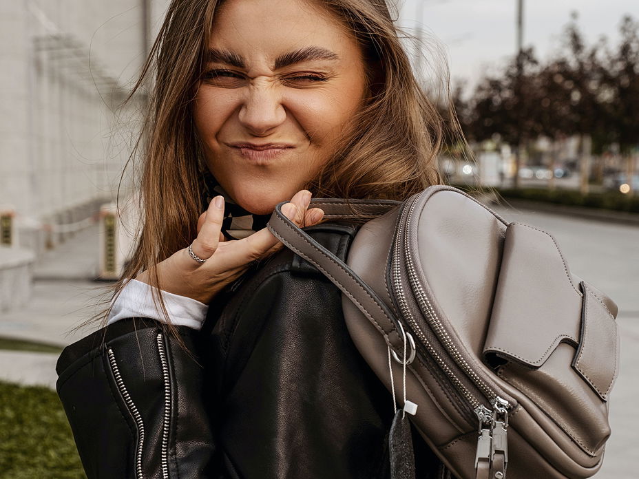 Corona Handtaschen-Hack