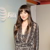 Frisuren-Trend: Dakota Johnson trägt Retro-Frisur aus den 60ern