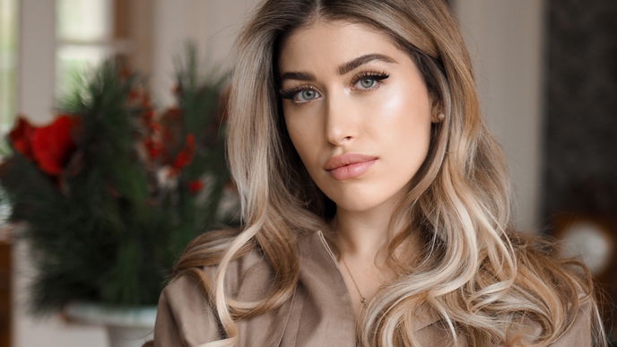 “Starke Frauen, starke Themen”: Diana June schreibt ab jetzt für die Jolie