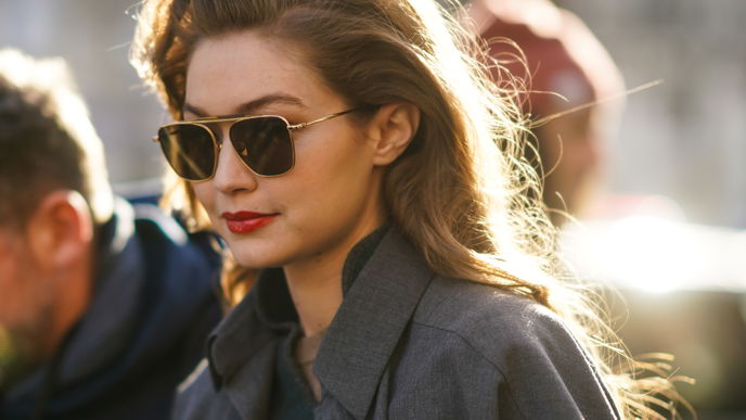 Unter 100 Euro: Gigi Hadid trägt diesen Trend-Mantel von Mango