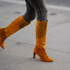 Skinny Jeans mit Overknee-Stiefel als Modetrend: Dieser Style feiert 2021 sein Comeback!