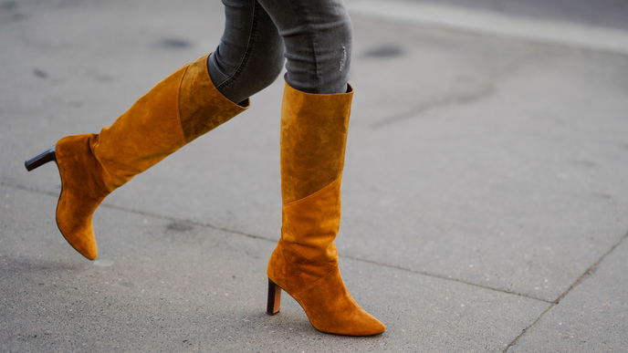 Skinny Jeans mit Overknee-Stiefel als Modetrend: Dieser Style feiert 2021 sein Comeback!