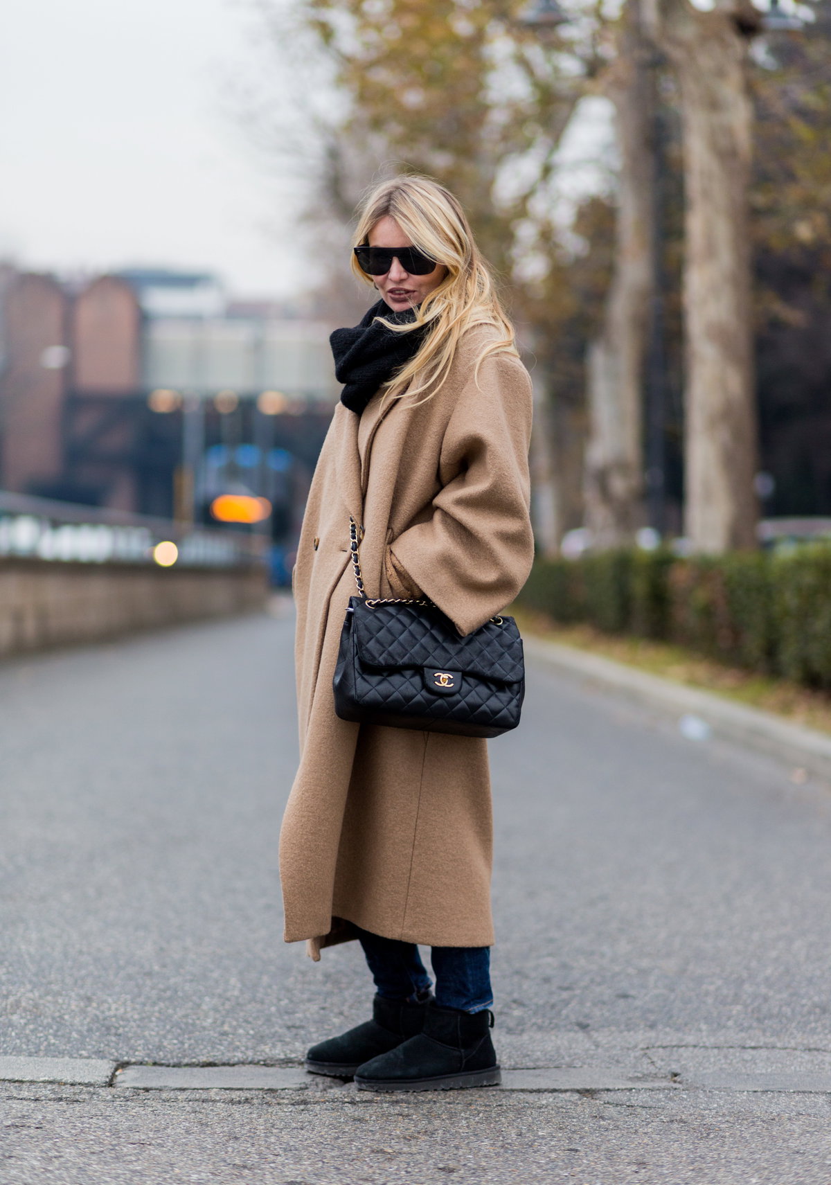 Influencerin mit Ugg Boots