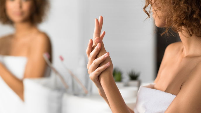 Hautpflege: Diese 5 Abendrituale ruinieren deine Haut