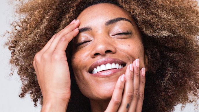 Anti-Aging: Die besten Ampullen gegen Falten aus der Drogerie