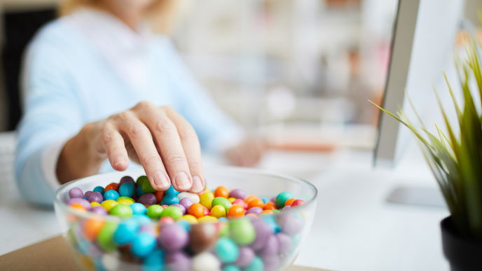 Ernährung: Gesunde Snacks gegen Heißhunger im Homeoffice