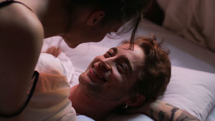 Tantra Sex: So funktioniert die intensive Erfahrung