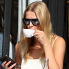 Toni Garrn verrät ihr Smoothie Bowl-Rezept