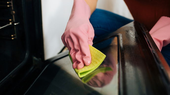 Backofen reinigen: Hausmittel und weitere Tipps