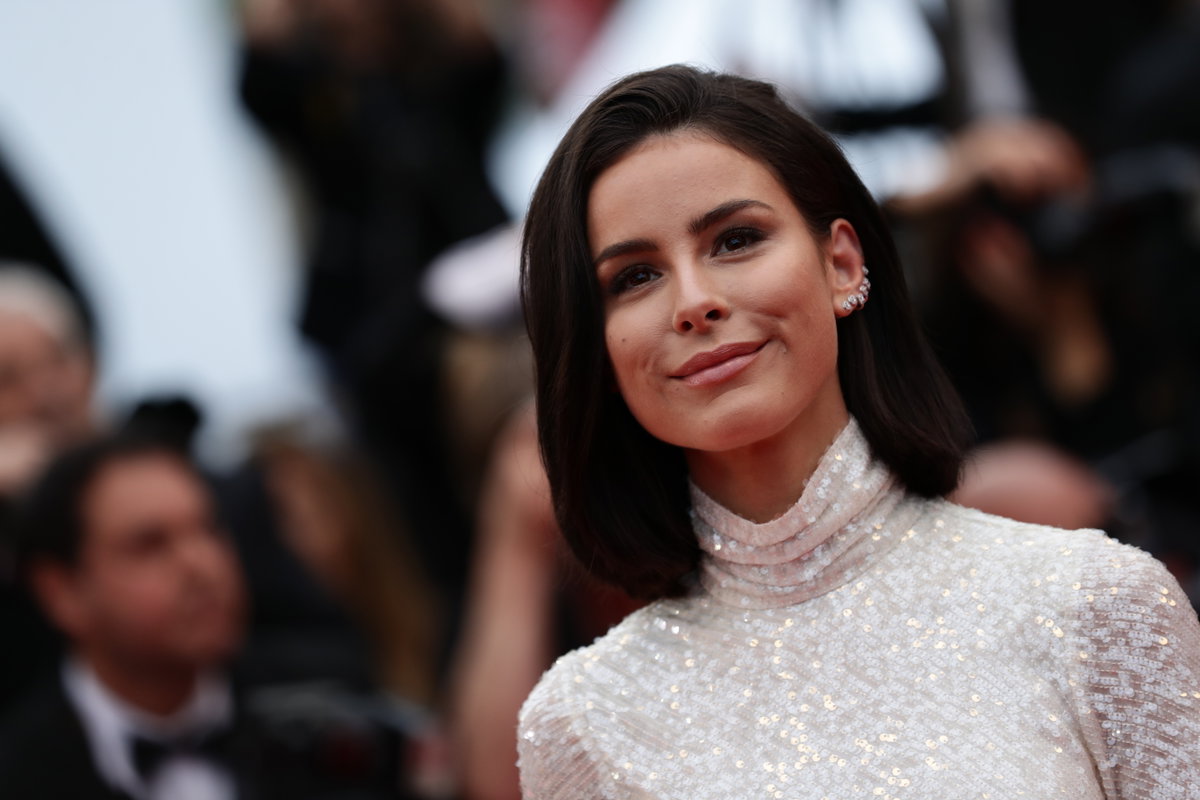 Lena Meyer-Landruth im weißen Kleid
