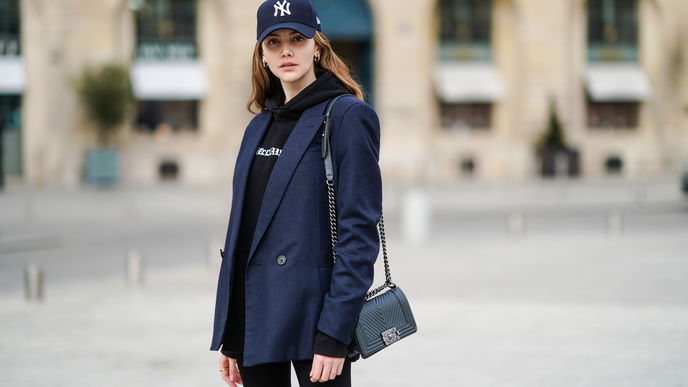 Modetrend 2021: Hoodies – so stylish kombinieren wir den Pulli dieses Jahr!