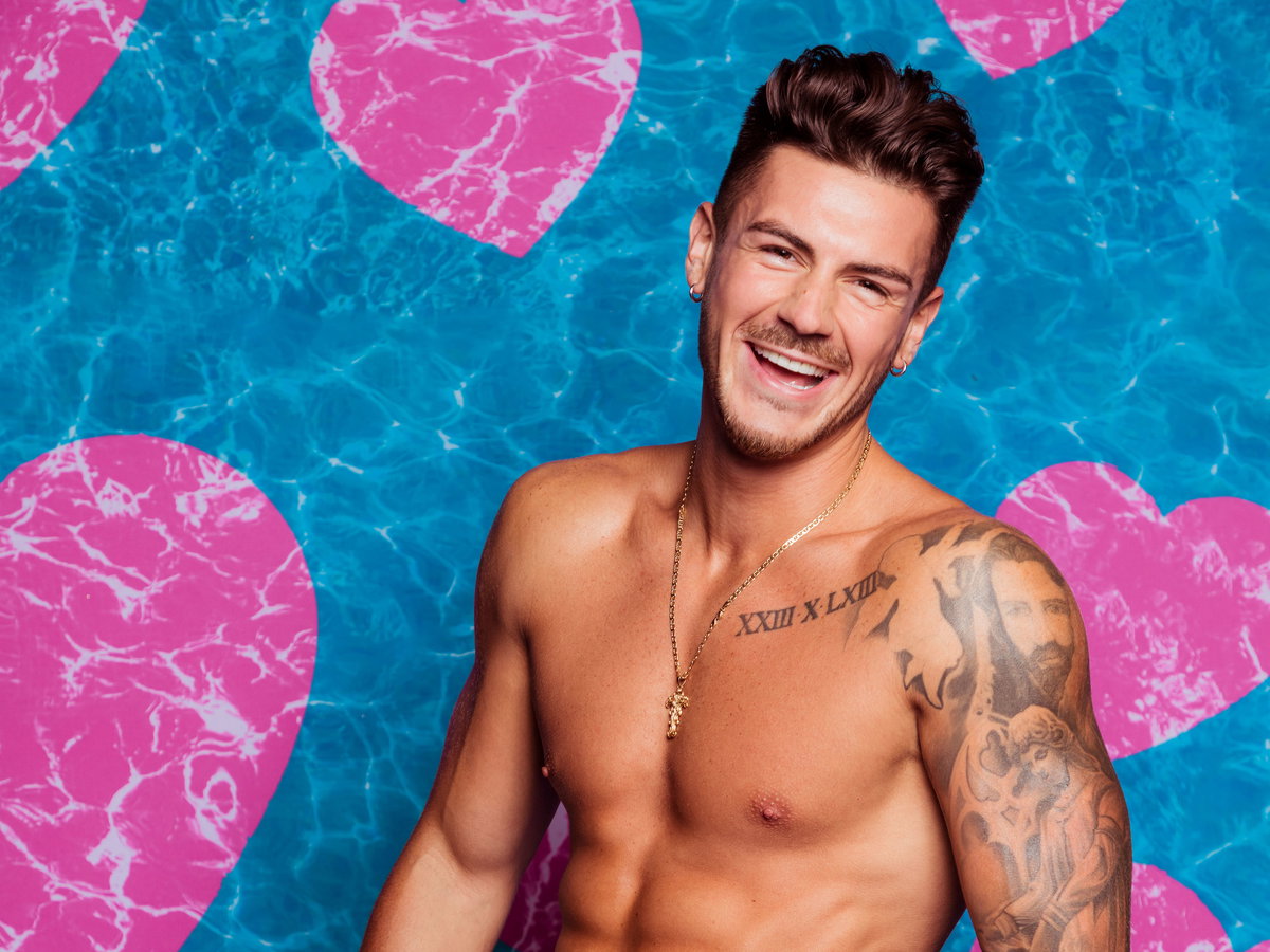 Love Island Adriano