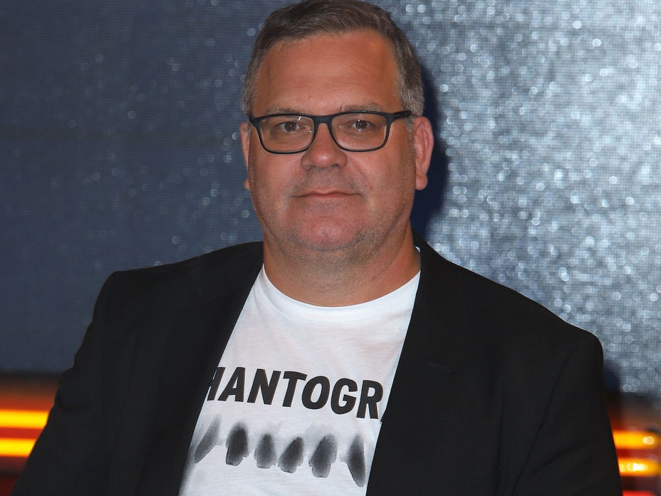 Elton verärgert über Coronaregel Missachtung