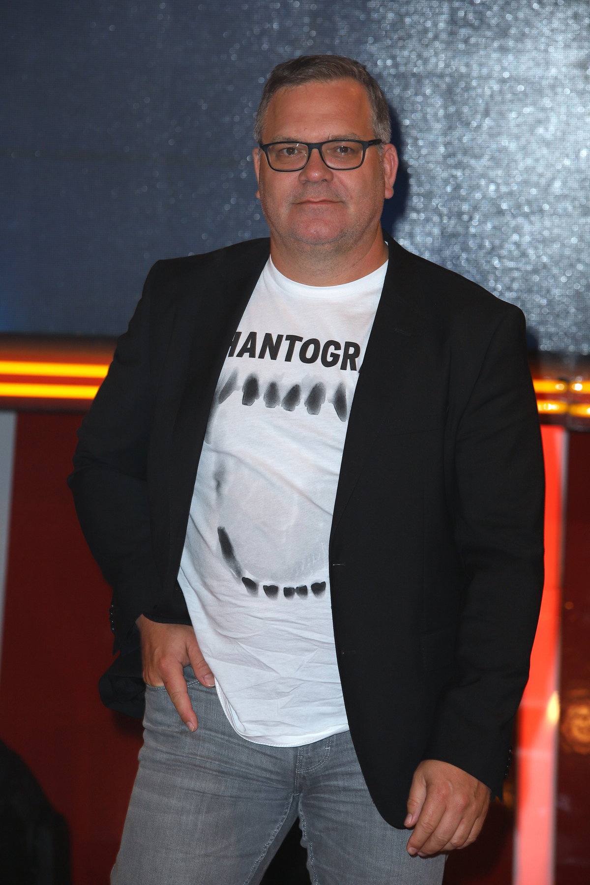 Elton verärgert über Coronaregel Missachtung