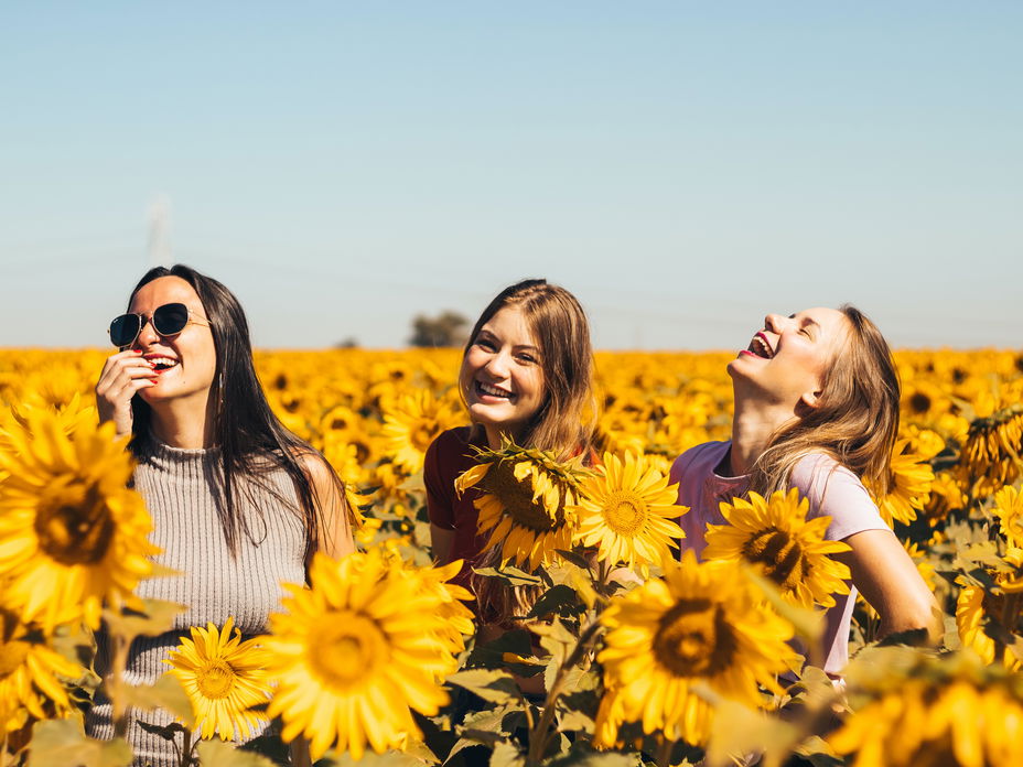 Horoskop: Drei Frauen lachen