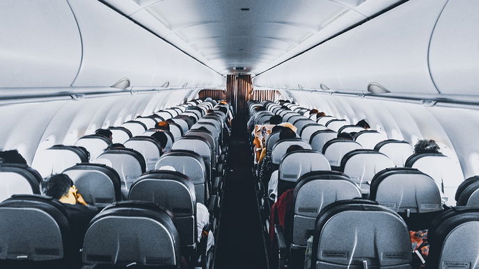 TikTok: Frau bekommt Kind im Flugzeug - sie wusste nichts davon 