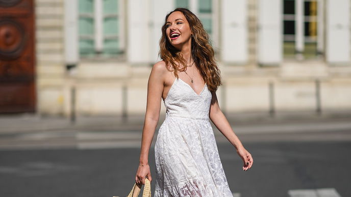 Modetrend 2021: Dieses H&M-Sommerkleid unter 20 Euro steht jeder Frau