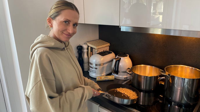 Michi Brandl: Totaler Blackout bei „Das perfekte Promi Dinner“ – Sie vergisst ihr Rezept!