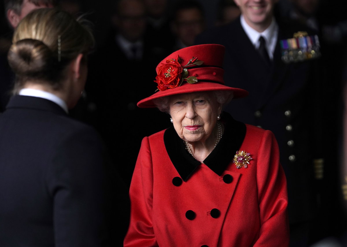 Queen Elizabeth II trauriger Blick