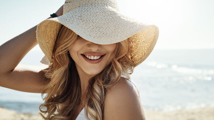 Haarpflege im Sommer: DAS sind die Dos und Don'ts 