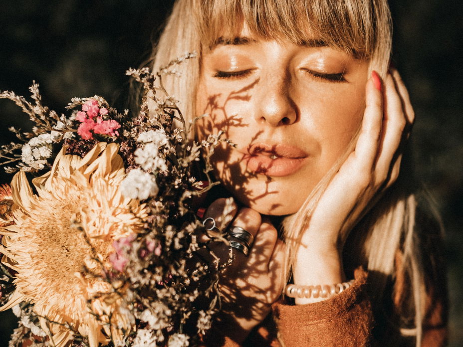 Horoskop Thema: Frau in der Sonne