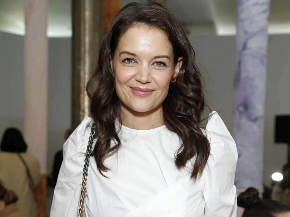 Katie Holmes lächelt