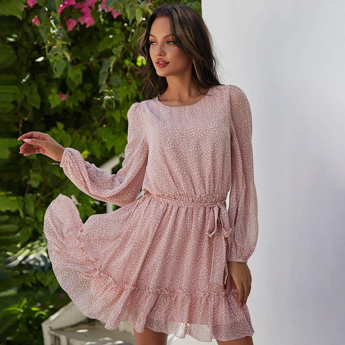 Rüschenkleid mit langen Ärmeln