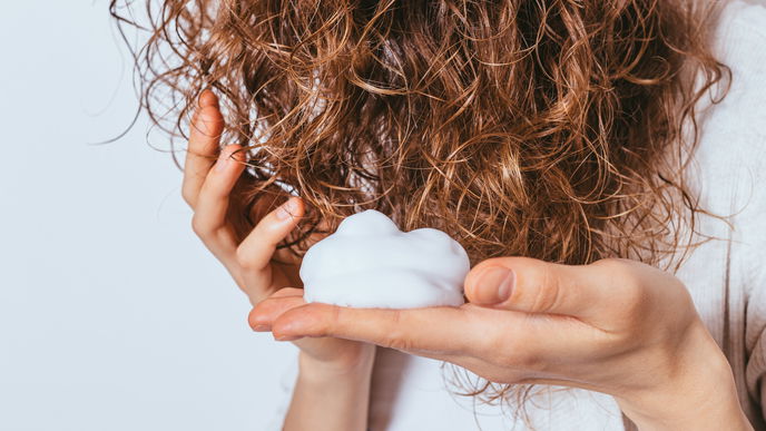 Schaumfestiger: Diese Vorteile bringt der Haarschaum mit sich