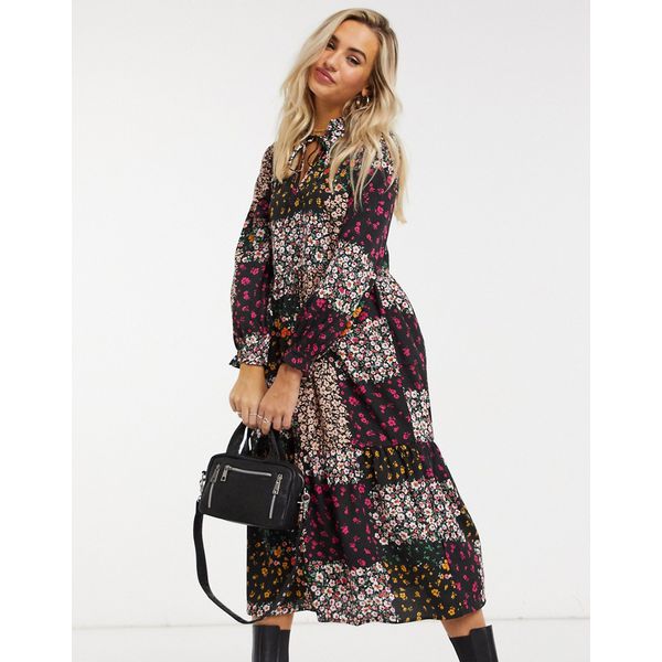 Gestuftes Midikleid