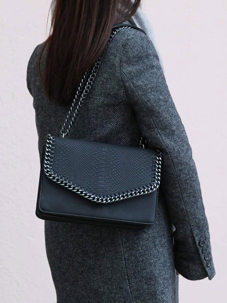 Tasche mit Ketten